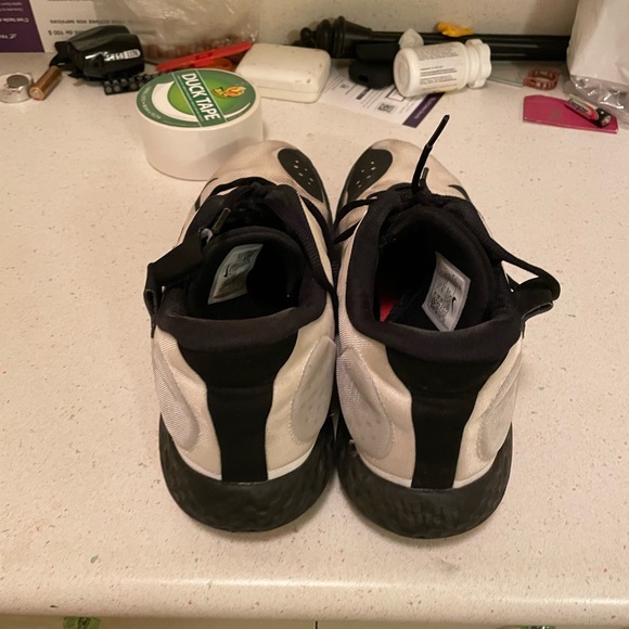 Nike Unisex KD Trey 5 VII TB Basketball Shoes - White/Black - Picture 3 of 4